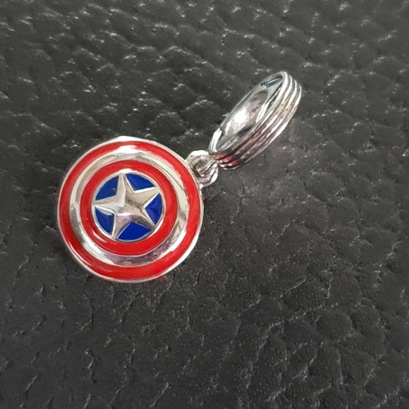 Marvel The Avengers Captain America Shield Dangle Charm - Picture 3 of 5